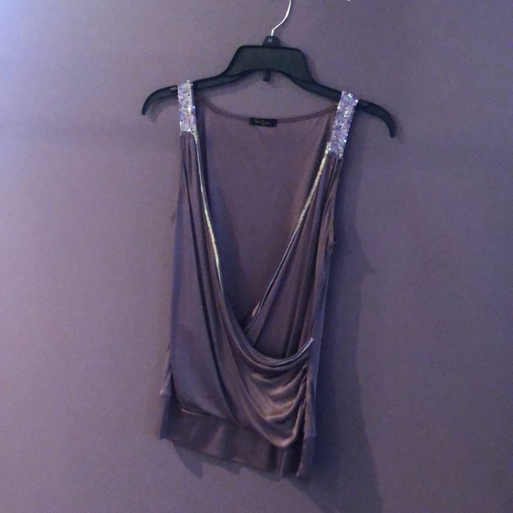 Low-cut party tank